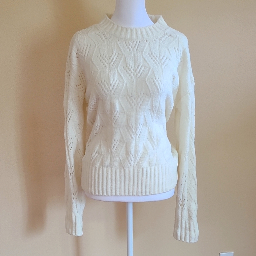 BCBG Max Azria Cream Cable Knit Crew Neck Sweater